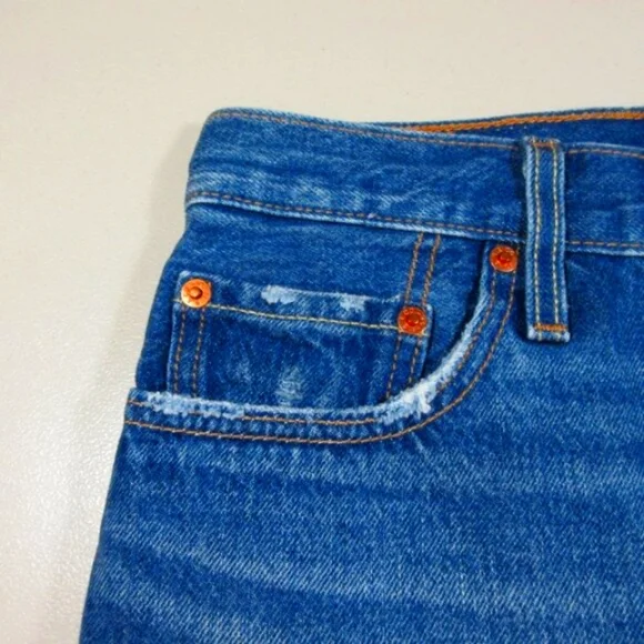 Levis womens dark wash rawhem distressed buttonfly jean shorts 26 EUC - Picture 2 of 4